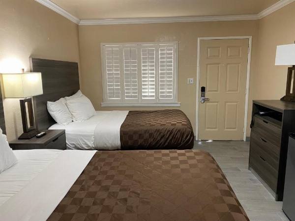 Holland Inn & Suites image 19