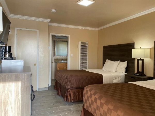 Holland Inn & Suites image 20